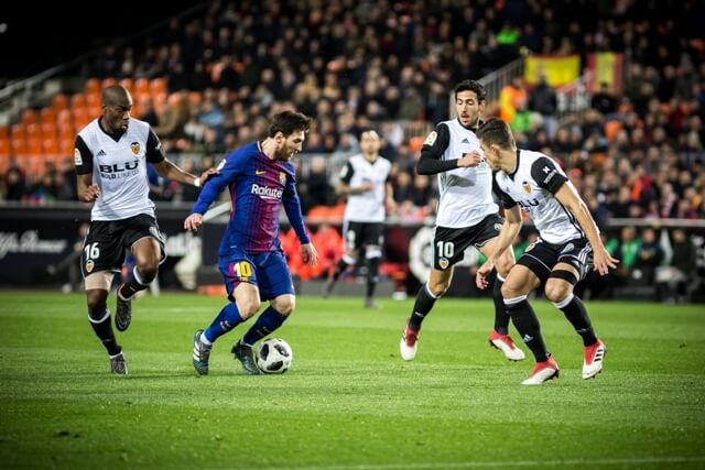 意甲劲旅末分钟遭绝杀，主帅怒斥裁判